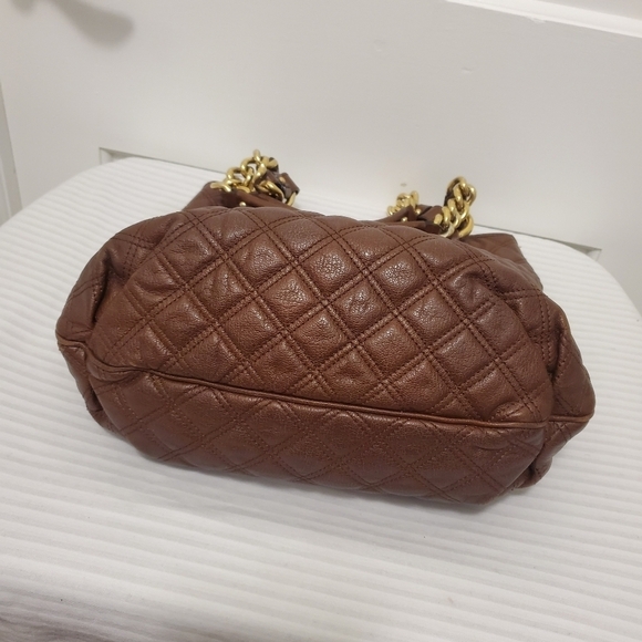 Marc Jacobs Brown Quilted Leather With Goldtone hardware Handbag, Stylish - Picture 7 of 12